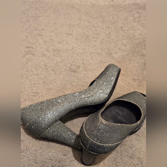 Silver Block Heel Pumps with Glitter Finish - Picture 2 of 9